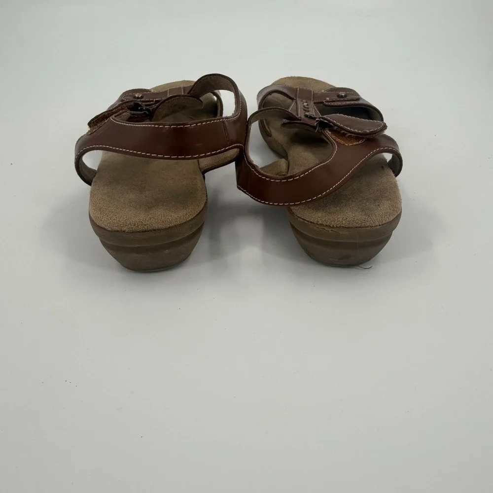 Naturalizer Xeeko Sandals Womens Size 7.5M Brown Studded Open Toe Hook & Loop